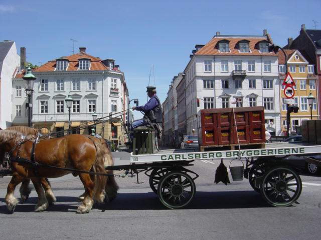 2003-06-17_10-51-24_(Carlsberg)_36,0mm_F5,6_1_640_eme_CYBERSHOT.JPG